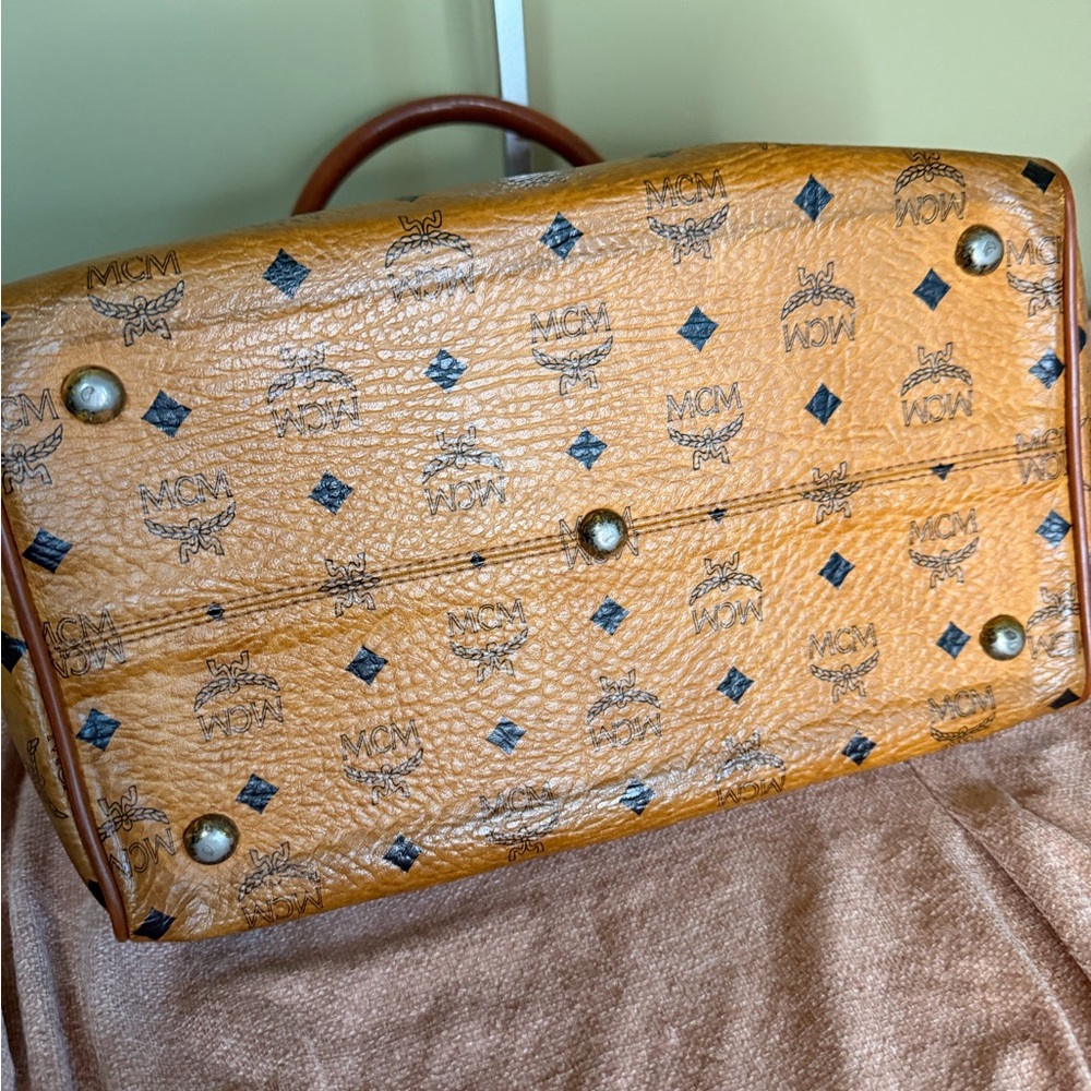 Vintage MCM Boston bag in Cognac. - Picture 15 of 16
